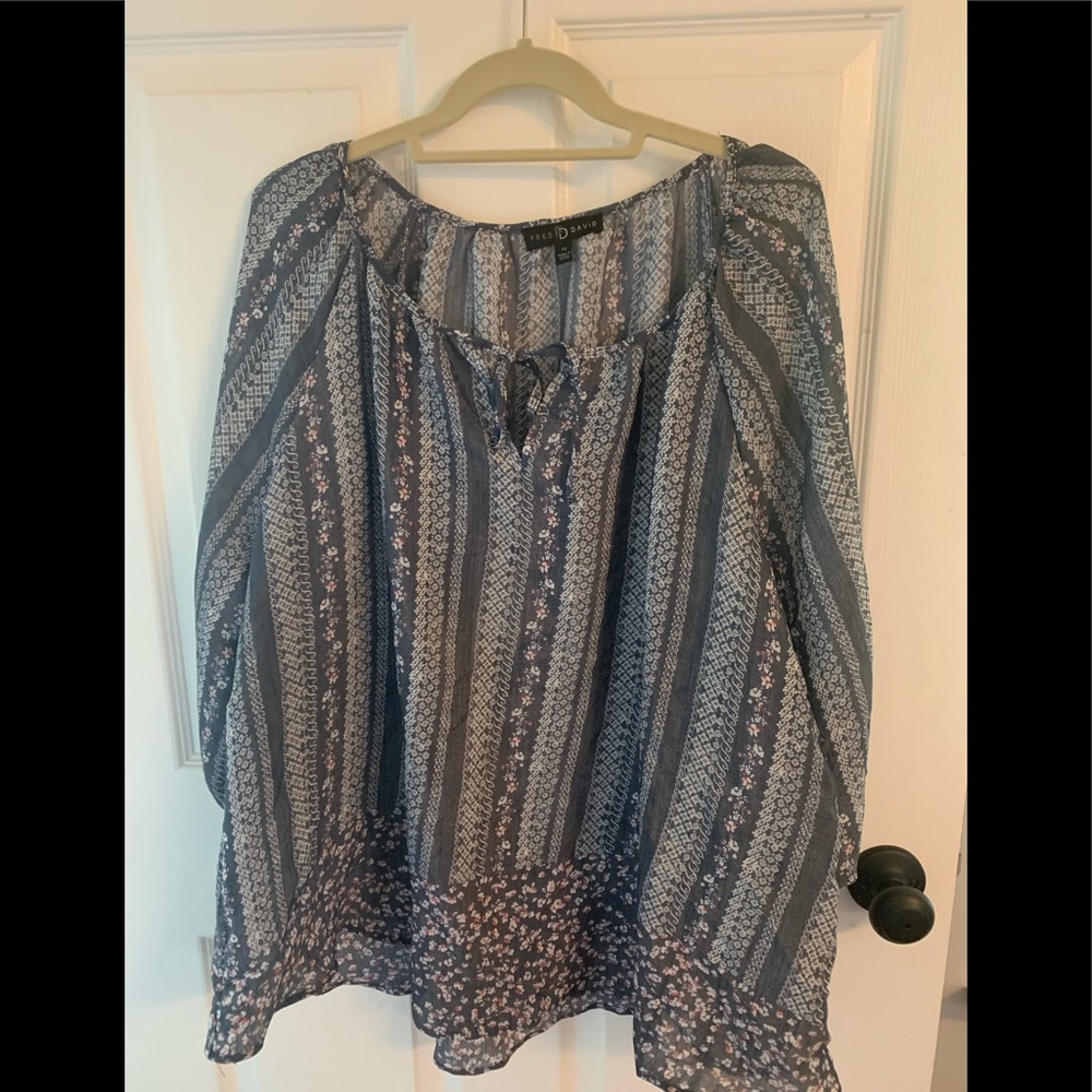 Gray/multi-color peasant top